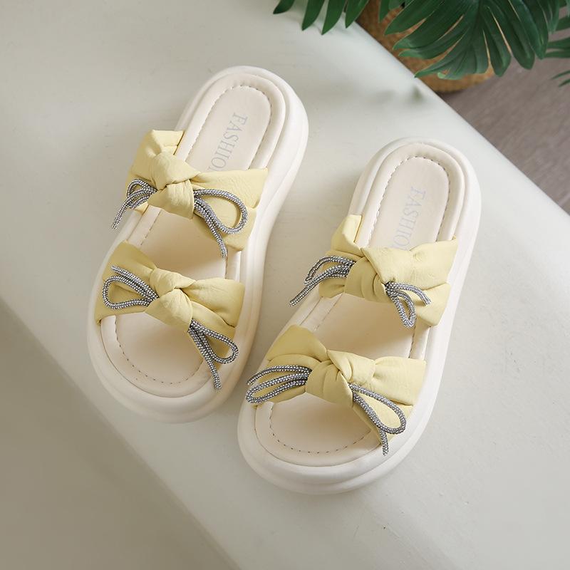 Summer new cool slippers women's 2025 fashion thick bottom heightening soft bottom beach mop