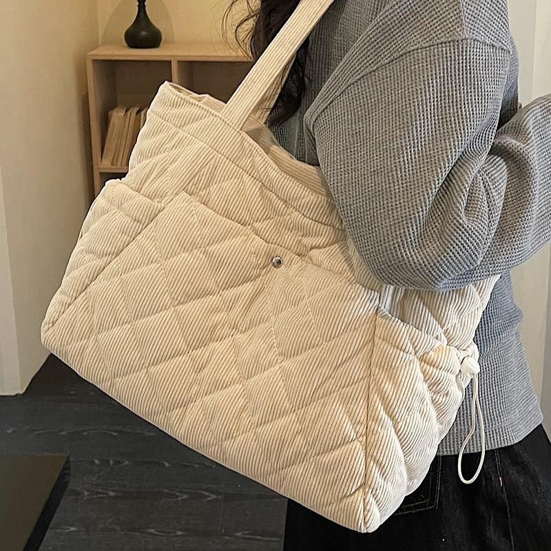 Large Capacity Casual Shoulder Bag Women Stylish Rhombus Quilted Crossbody Tote Urban Minimalist Design