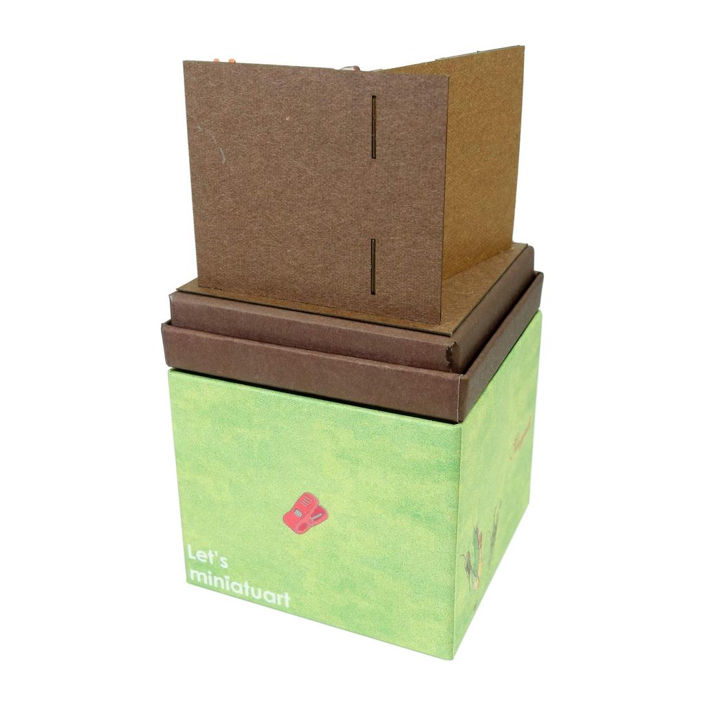 Sankei Studio Ghibli Mini The Borrower Arrietty Pod and Arrietty Paper Craft MP07-102