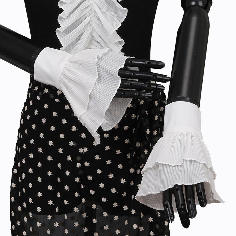 Fashion White Decorative Hand Horn Sleeves Elegant Flower Detachable Ruffle Flared Cuffs Winter Wrist Warmer