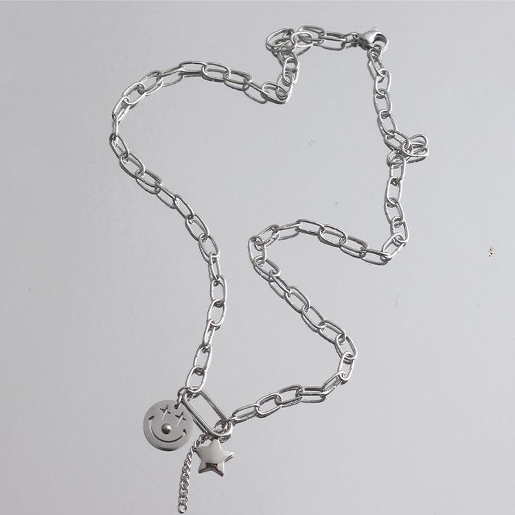 Reflective Smiley Star Titanium Steel Necklace, Women s Ins Style, Xiaohongshu Douyin Inspired Collarbone Chain.