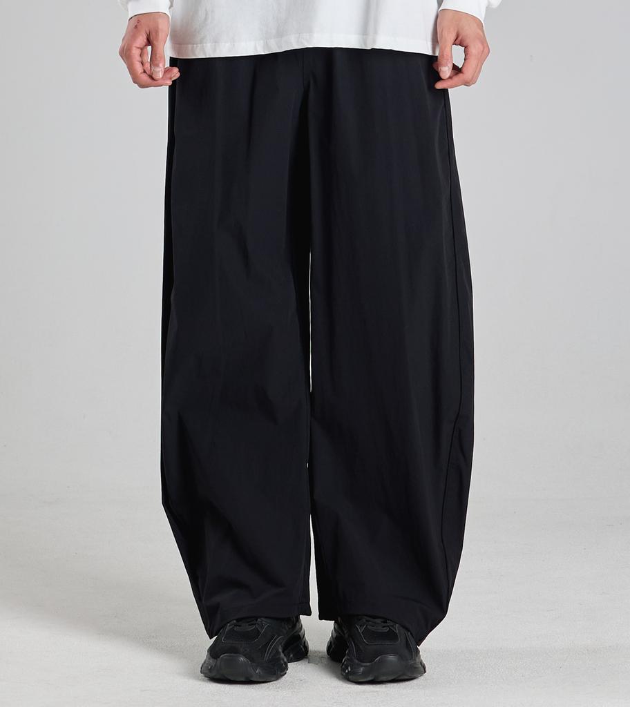 Beoteunseoul Nylon Curved Relax String Pants (Black)
