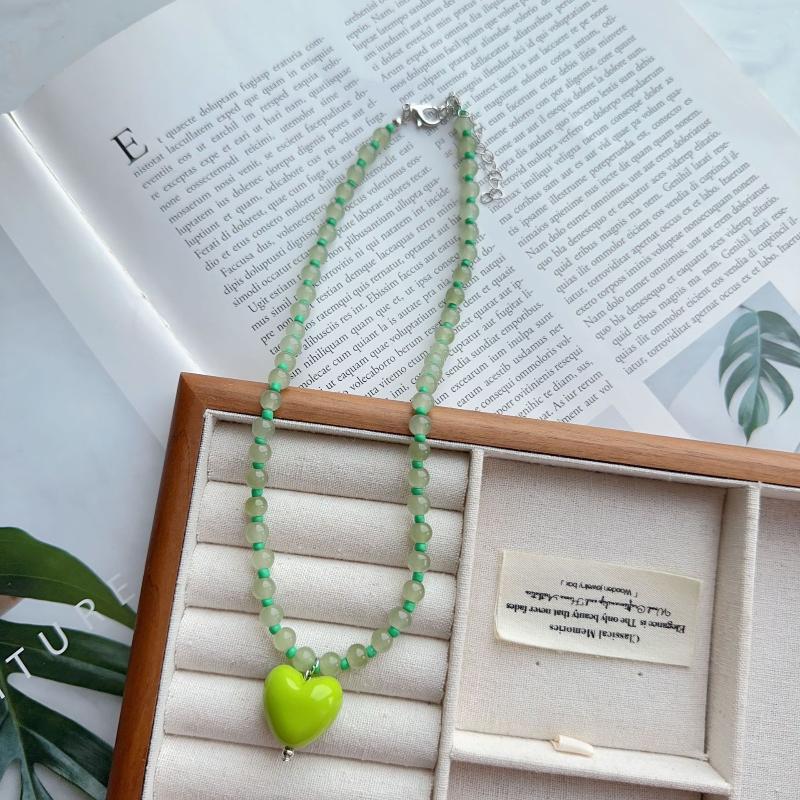 2026 Trendy Cute Candy Color Heart Pendant Glass Beaded Chain Choker Necklace For Women Girls Aesthetic Fashion Neck Accessories