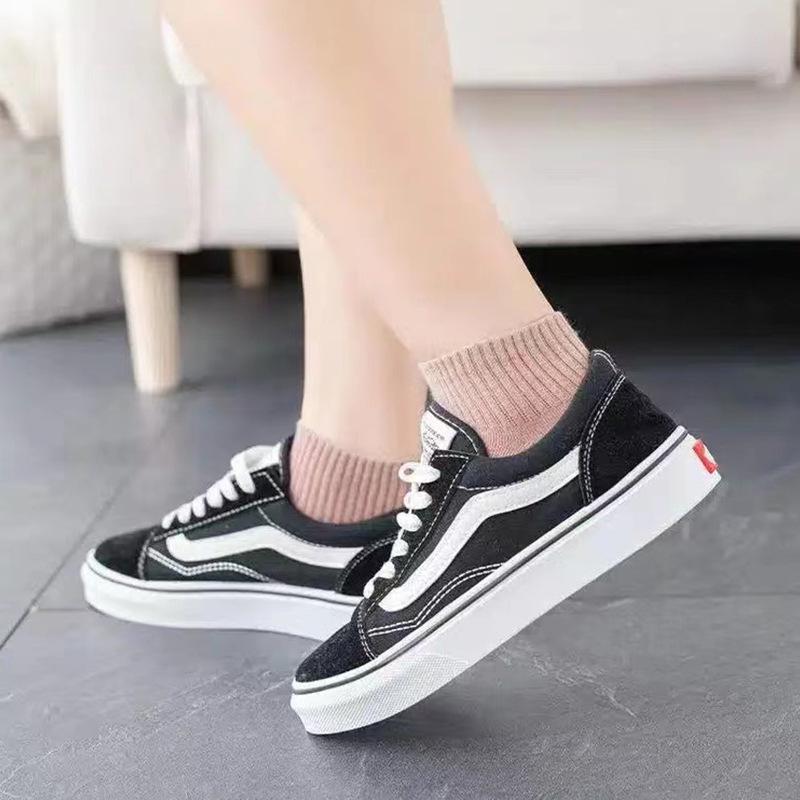 Women's Solid Color Cotton Short Socks - Breathable, Sweat-Absorbent, Odor-Resistant, Trendy Low-Cut Design for Autumn and Winter.