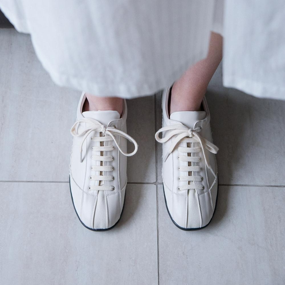 Thecloister Vintage Racing Low-Top Sneakers (2 Colors)