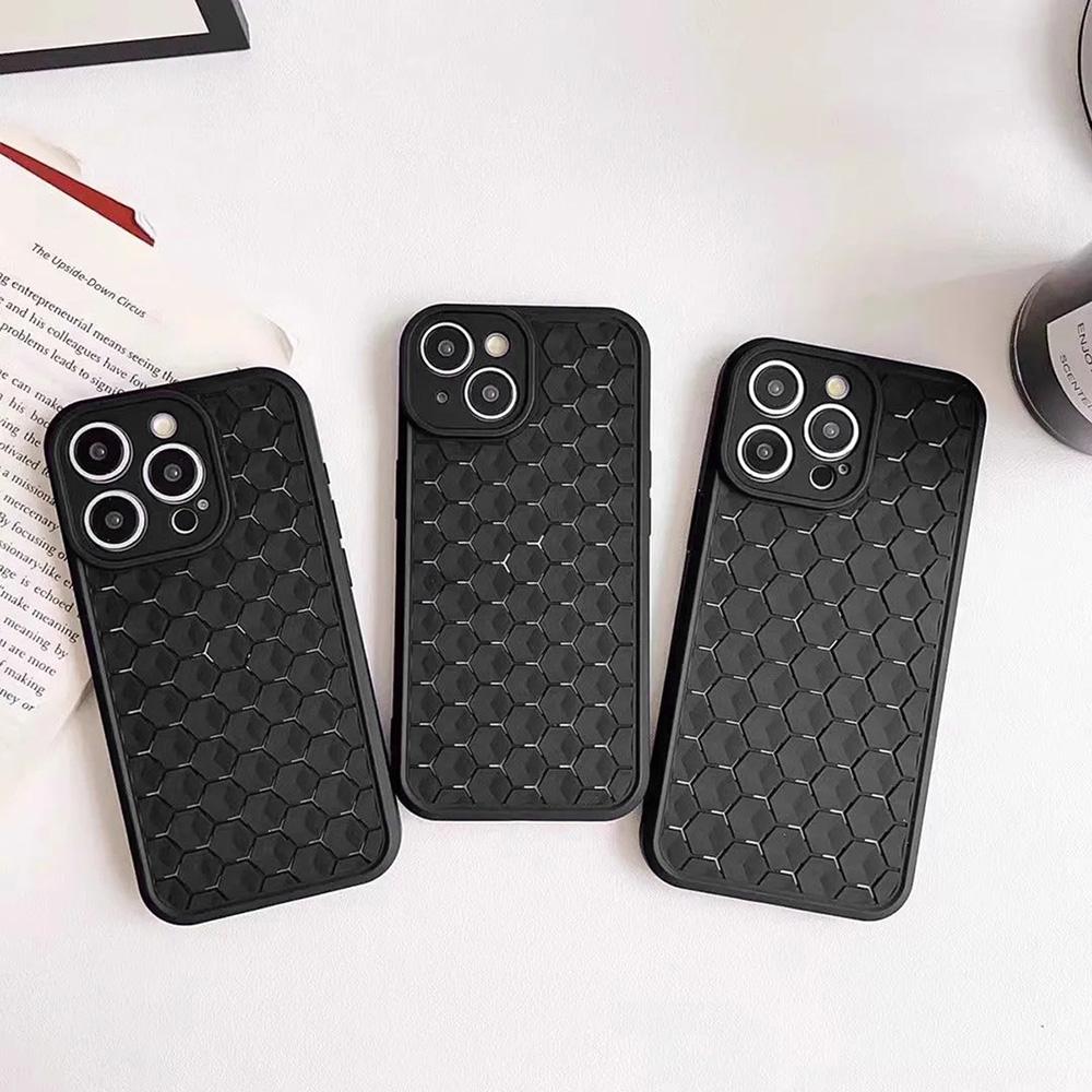 Mesh Breathable Phone Case for iPhone 11 13 15 14 Pro Max iPhone 12  13 Pro 14 Pro Continuous Heat Dissipation Drop-proof and Durable