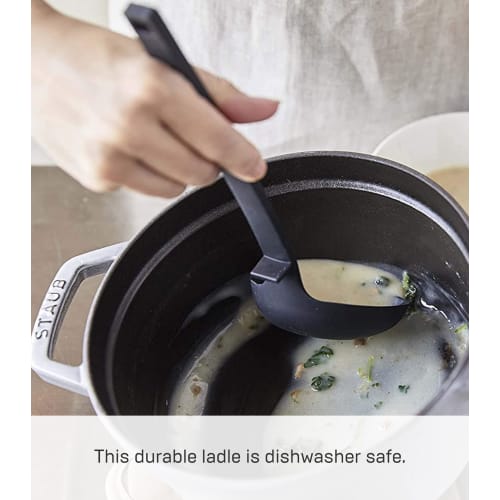 Yamazaki Szilikon merőkanál, Fekete, Kb.. 8cm Sz x 6cm M x 25.5cm M, Torony kialakítás, Könnyen illeszthető edény széléhez, Könnyen meríthető, Mérőeszköz, 5190