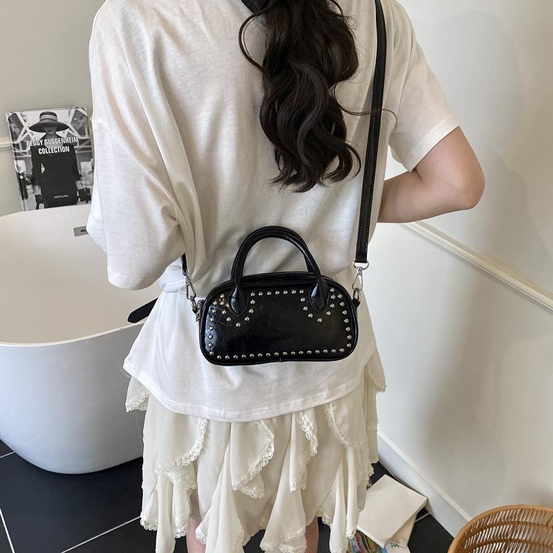 Summer Versatile Messenger Bag Women's New High-end Fashion Casual Rivet Portable Small Bag