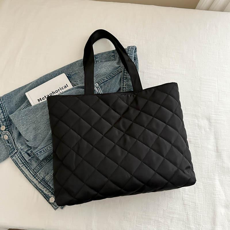 Bag Women's Bag 2025 New Versatile Rhombus Shoulder Tote Bag Large Capacity Casual Simple Underarm Bag