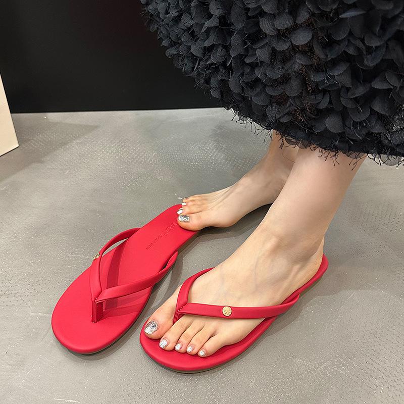 Internet celebrity super fire flat bottom flip-flop slippers women's summer wear 2025 new high-end non-slip cool slippers