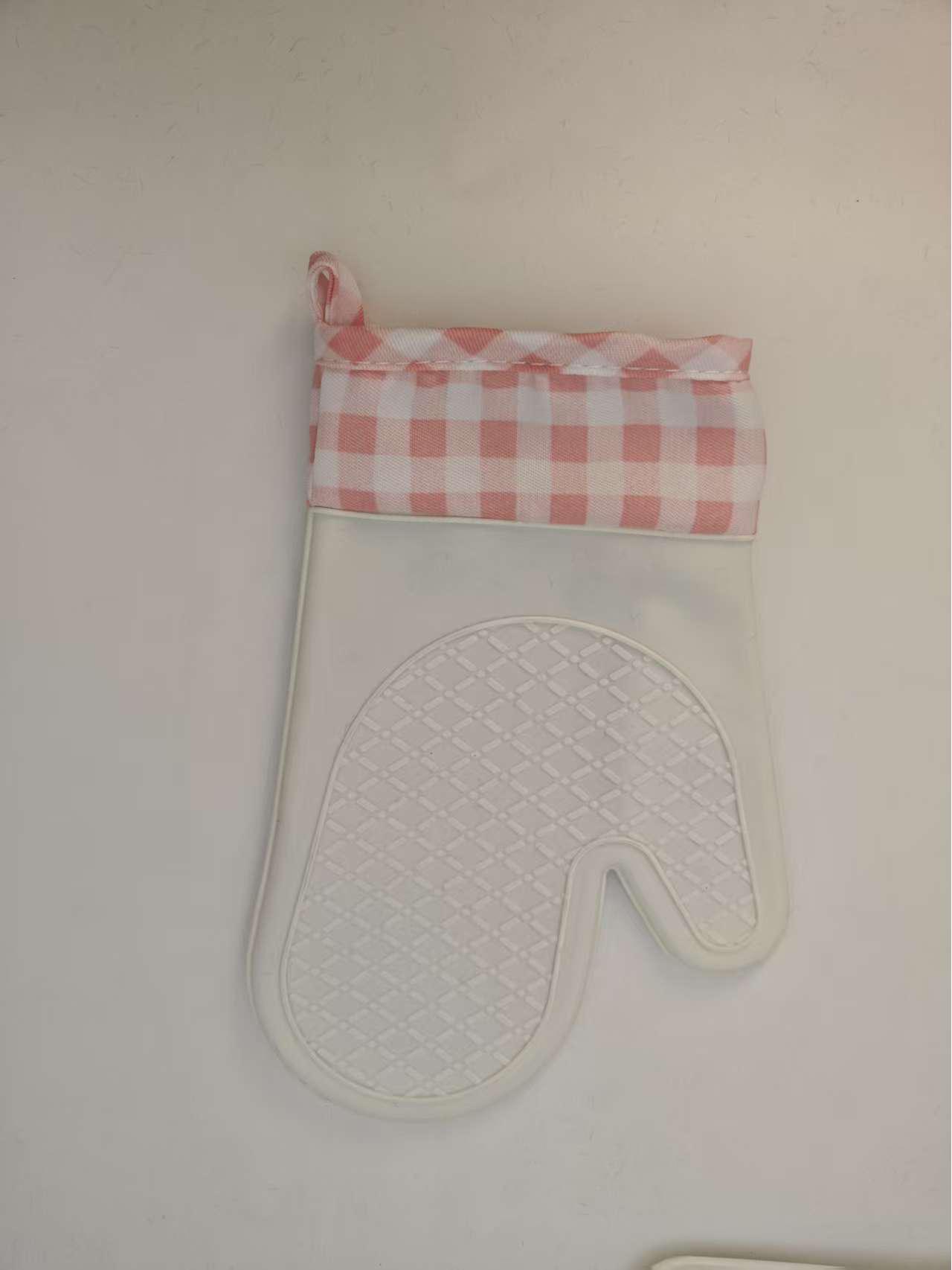 

Pink Plaid Thickened Anti-Scald Gloves with Silicone Grip – Non-Slip, Heat-Resistant for Microwave and Baking Thickened