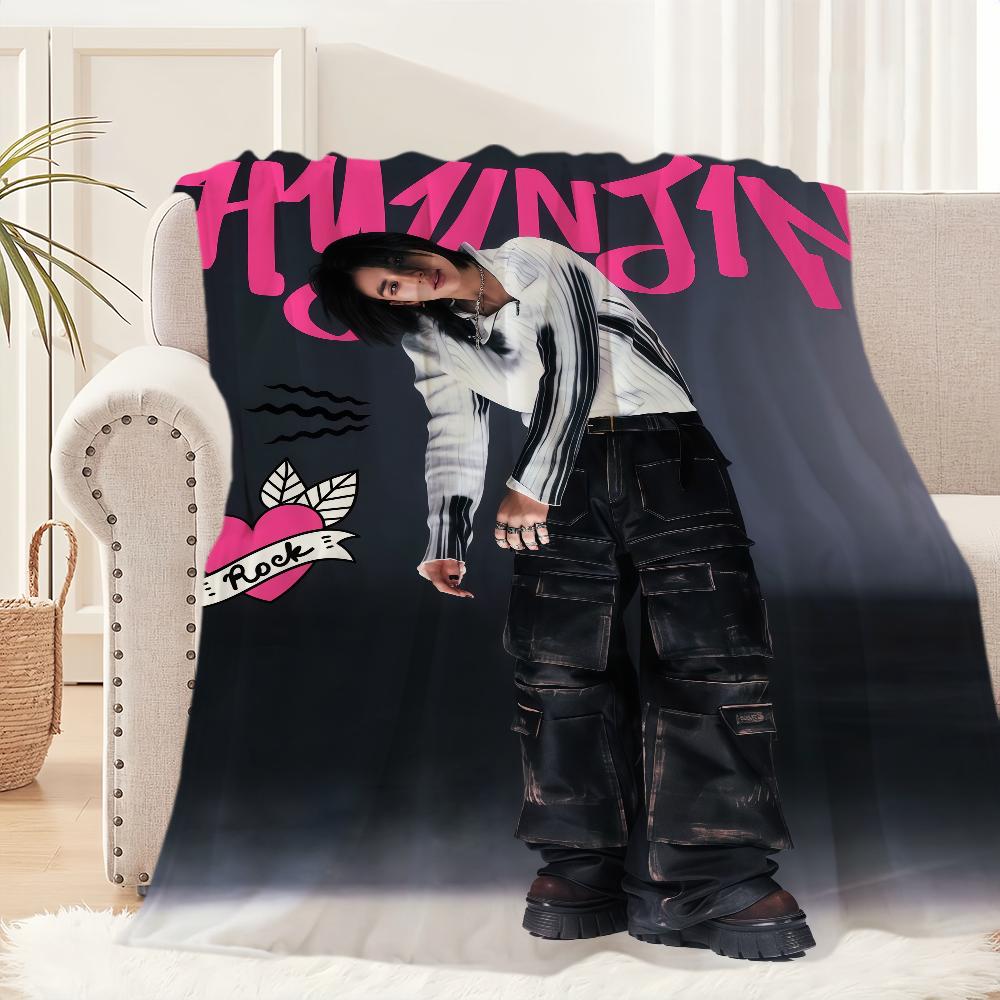 Hot Kpop H-Hyunjin Singer Blanket Blanket for Couch Sofa Travel Home Picni Flannel Blanket birthday gift Warm Comfortable