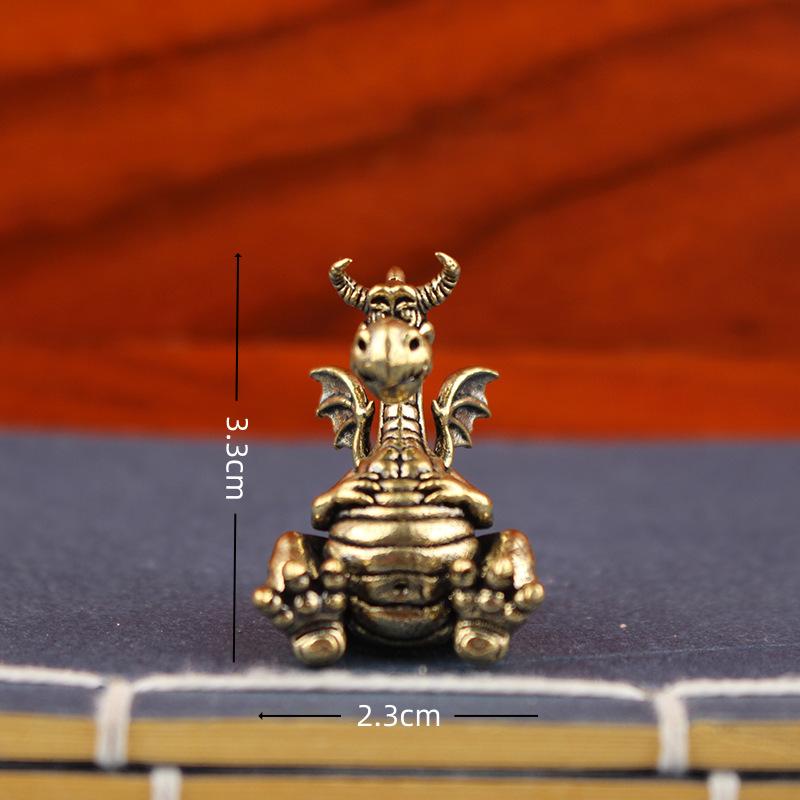 

Flying Dragon Figure Home Decor Cartoon Fairy Tale Game House Decoration Creative Winged Dragon Model Ornament светло-серый