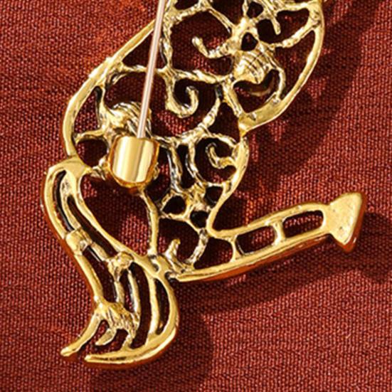 1/2 Pcs Broche Animal Année du Cheval Design Creux Strass Étincelants Épingle à Vêtements Accessoires Vêtements