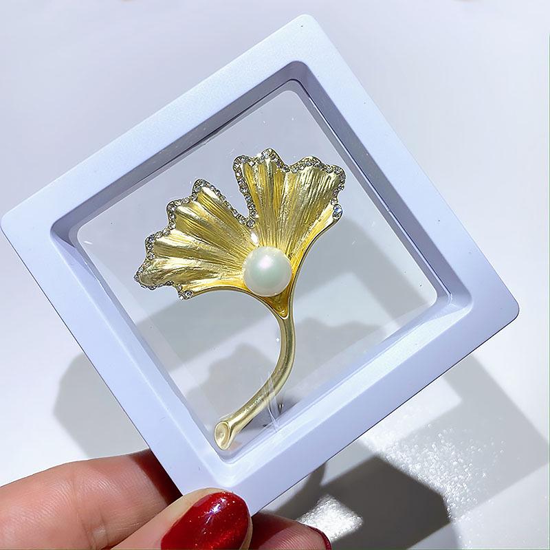 Exquisite Pearl Scarf Buckle: Rhinestone Butterfly Brooch & Bow