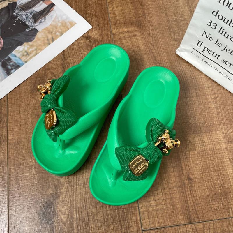 Fashion Lightweight EVA Thick Soled Women's Shoe Summer New Soft Soled Anti Slip Beach Shoes Fashion Women Sandals Comfor Simple Slipper