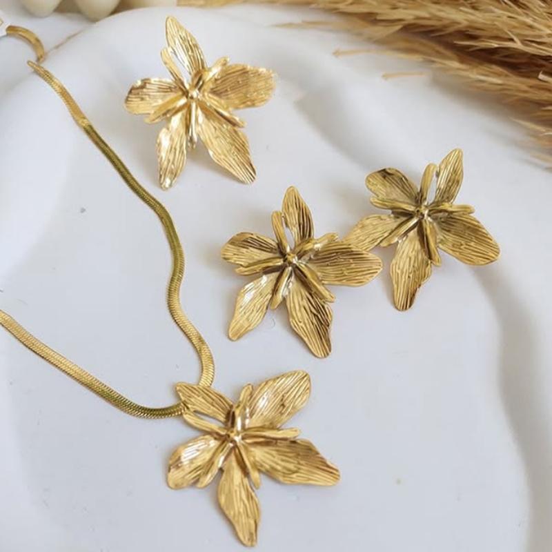 

Fashion Gold Color Exaggerated Flower Pendant Necklace Earring Ring Jewlery Set Vintage French Elegant Party Daily Jewelry Gifts