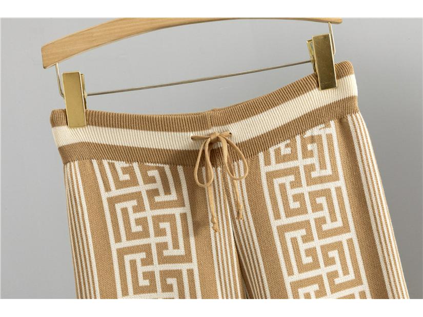European Style Women's Spring Knitted Set: Hooded Sweater & Slimming Wide-Leg Pants