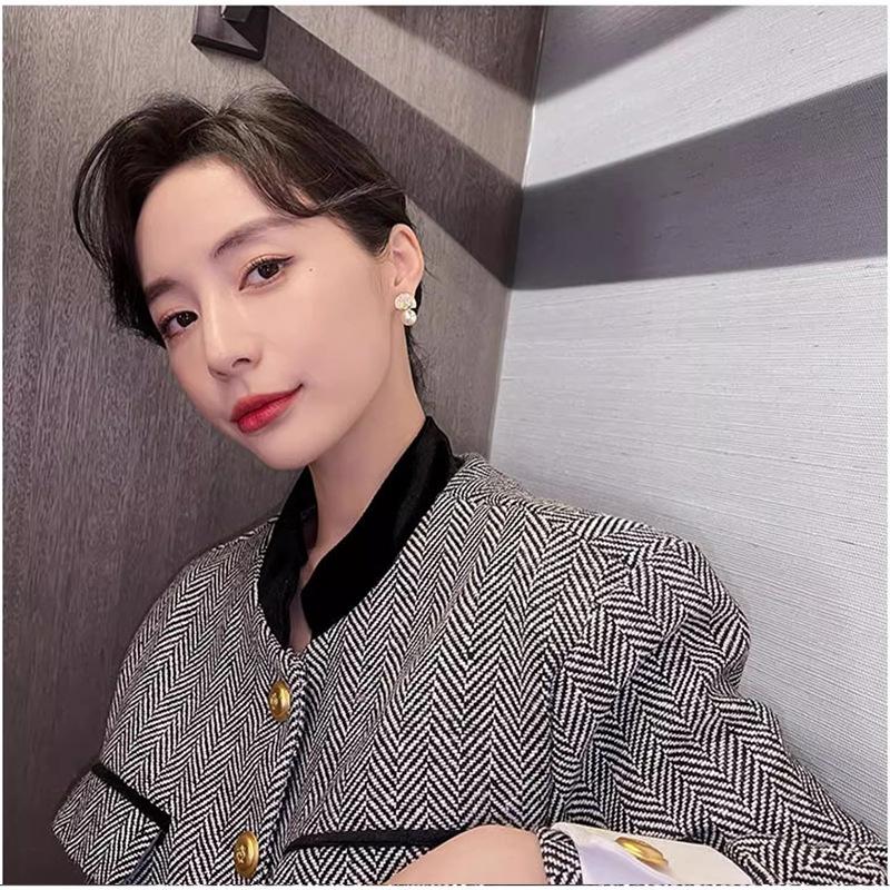 Light Luxury S925 Silver Needle Pearl Geometric Stud Earrings For Women