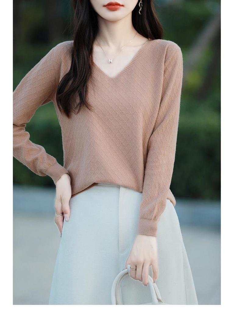 Autumn 2024 Women's Knitted V-Neck Sweater - Long-Sleeved Velvet Prismatic Korean Style