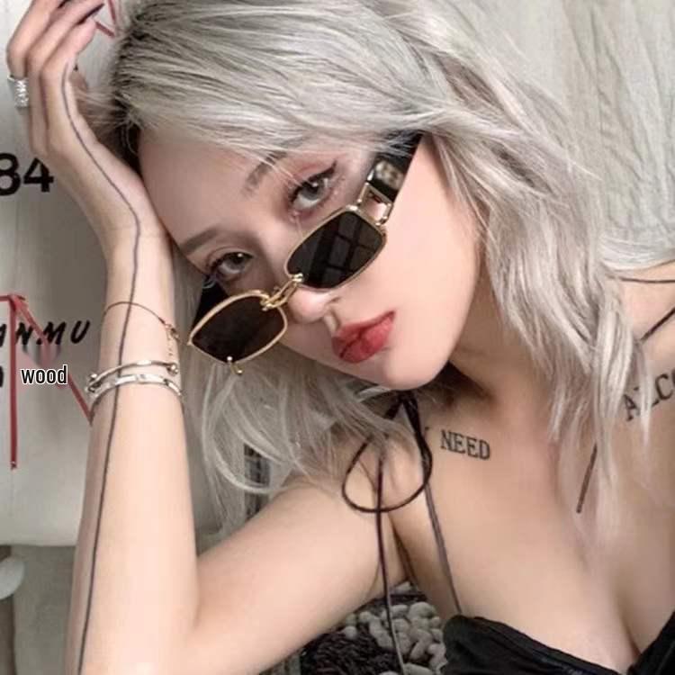 2022 Women's B-Shaped Square Sunglasses: European & American Trendy Co-branded Shades