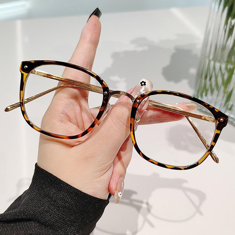 

High-end Men s Middle-aged And Elderly Square Frames Metal Legs Anti-blue Lightweight Vintage Reading Mirror 9207 2