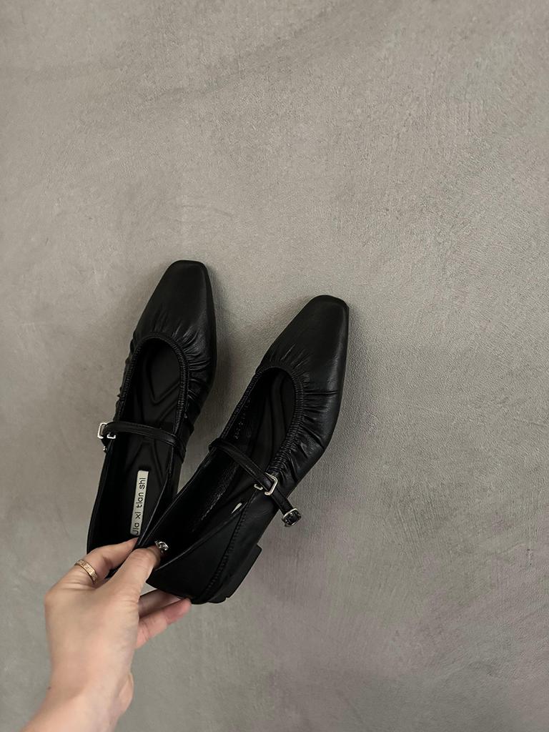 Flat-bottomed silver French spring and autumn niche single shoes women's 2024 new popular skirt Mary Jane evening shoes