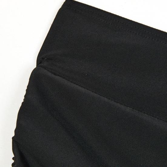 Kąpielówki z rozcięciem bocznym, regulowanym sznurkiem w pasie, plisowane, jednokolorowe, z wysokim stanem