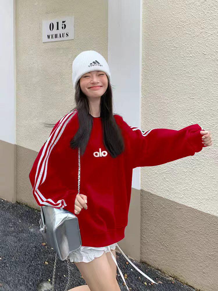 Stylish Parent-Child Red Sweatshirts - Family Matching Outfits for Three or Four, Perfect for Chinese New Year