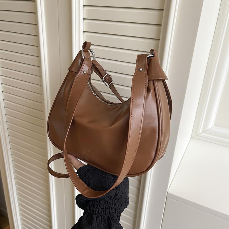 

Large-capacity bags Women s autumn and winter versatile messenger bags Fashion and leisure shoulder bags Premium sense Foreign style niche dumpling