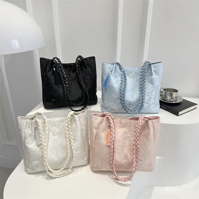 New Chinese Style Large Capacity Tote Bag For Women With Lace Accents For Daily Use