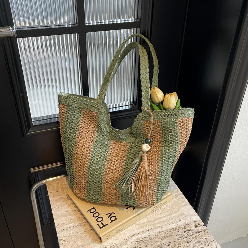 

Повседневная плетеная сумка из соломы с полым узором, летняя повседневная пляжная сумка, сумка-тоут большой вместимости, модная нишевая сумка через плечо зелёный