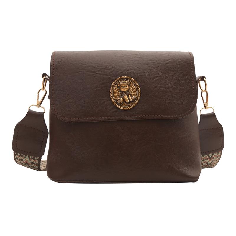 

Retro fashion Korean version wide shoulder strap single shoulder messenger bag women s 2025 autumn new versatile ins niche women s bag