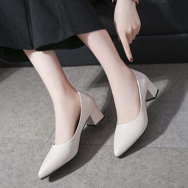 Höst- och vinternya grunda enkelskor dammode avslappnade mångsidiga medelhöga häl täckande tå spetsiga damhögklackar