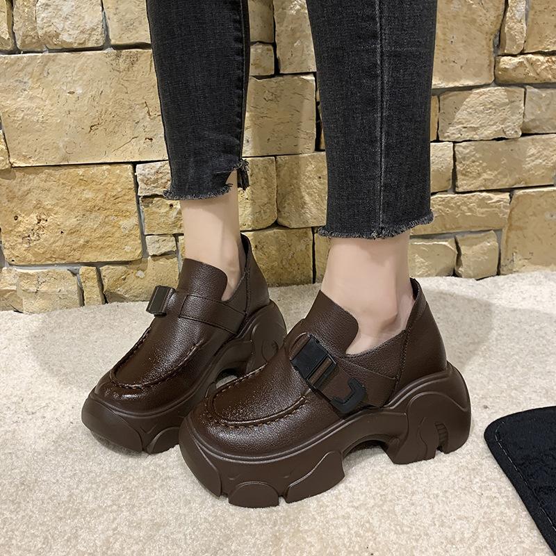 Осень 2025 новая Doudou обувь женская повседневная универсальная кожаная обувь дышащая перфорированная универсальная мягкая подошва ленивая обувь женская обувь 35