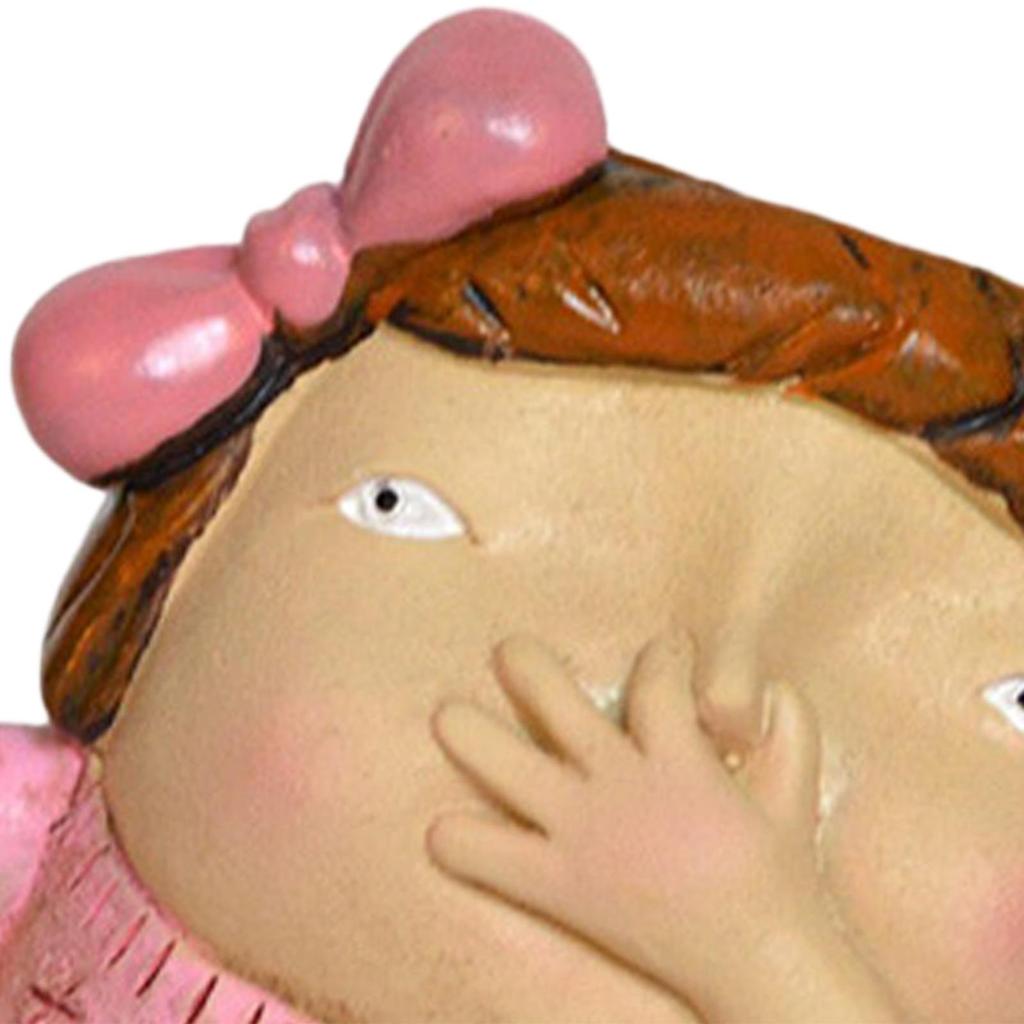 Fun Flower Pot Unique Fun Decor Resin Decorative Planter Nose Holding Figurine for Cabinet Balcony Desktop Living Room Bookshelf