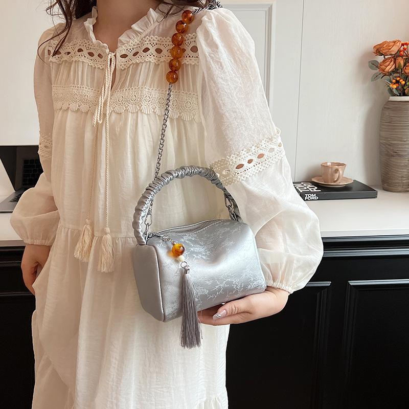 Fashion Pleated Handbag Women's Bag Spring New Pillow Bag Simple Shoulder Messenger Bag