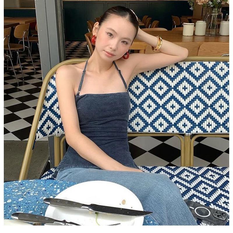 Women's Casual Halter Neck Top Slim Fit Sleeveless Solid Color Basic Camisole