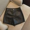 2023 Schwarze PU-Shorts mit hoher Taille und schmalem Schnitt aus Leder für Herbst/Winter – Lässige, stiefelfreundliche Hosen in Übergröße