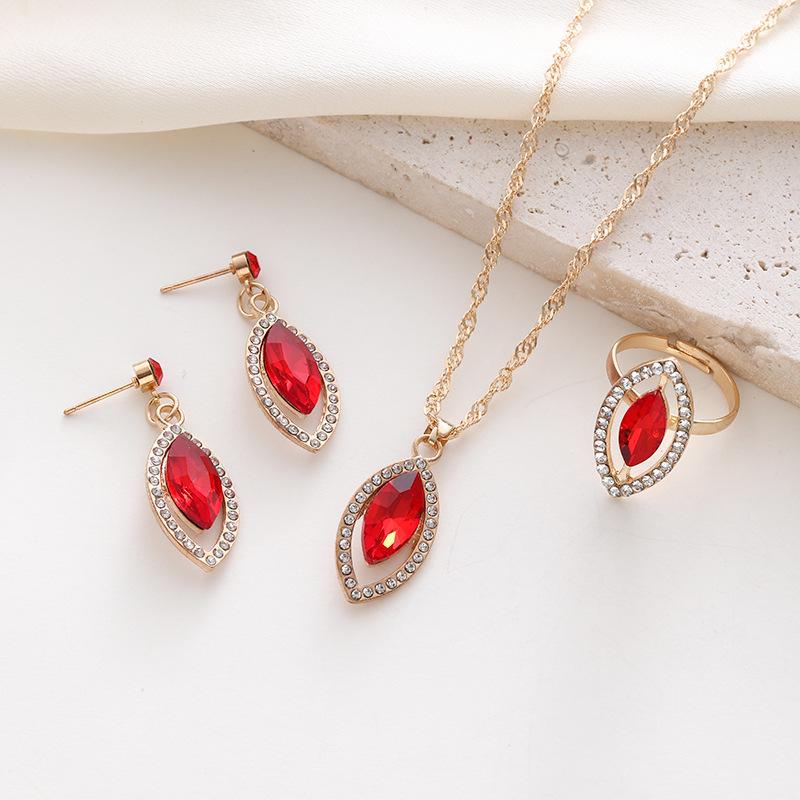 Set de Bijuterii de Lux de Modă Europeană-Americană: Colier, cercei și inel elegante cu piatră ochi de pisică