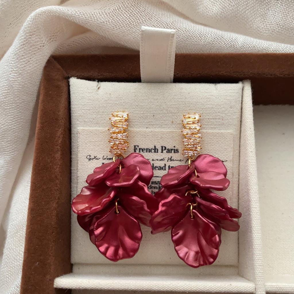 French Romantic Petal Fringed Earrings, Stud Earrings, Ankola Red Autumn And Winter Unique Light Luxury Niche Design Earrings