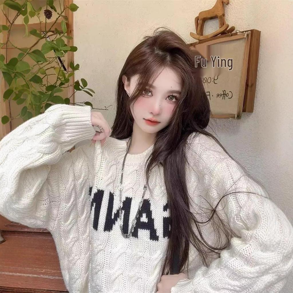 Women's Round Neck Retro Knit Sweater, Autumn/Winter 2026 Hong Kong Style