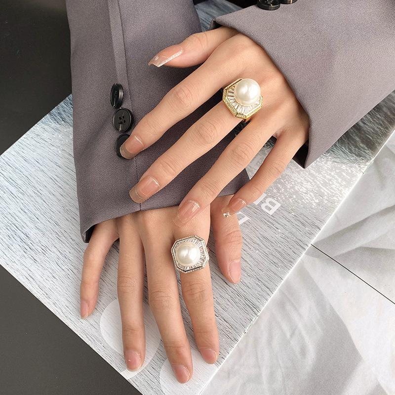 Jewelry Copper Platinum Plated Inlaid Fritillary Pearl Diamond Temperament Square Ring 14Mm