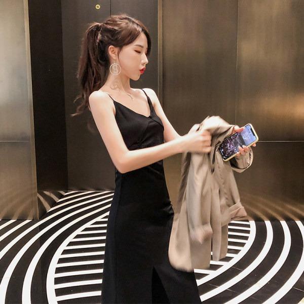 Sexy V-neck Suspender Dress Women's Long 2026 Autumn and Winter New Thin Temperament Bottoming Dress with a Small Black Dress Inside