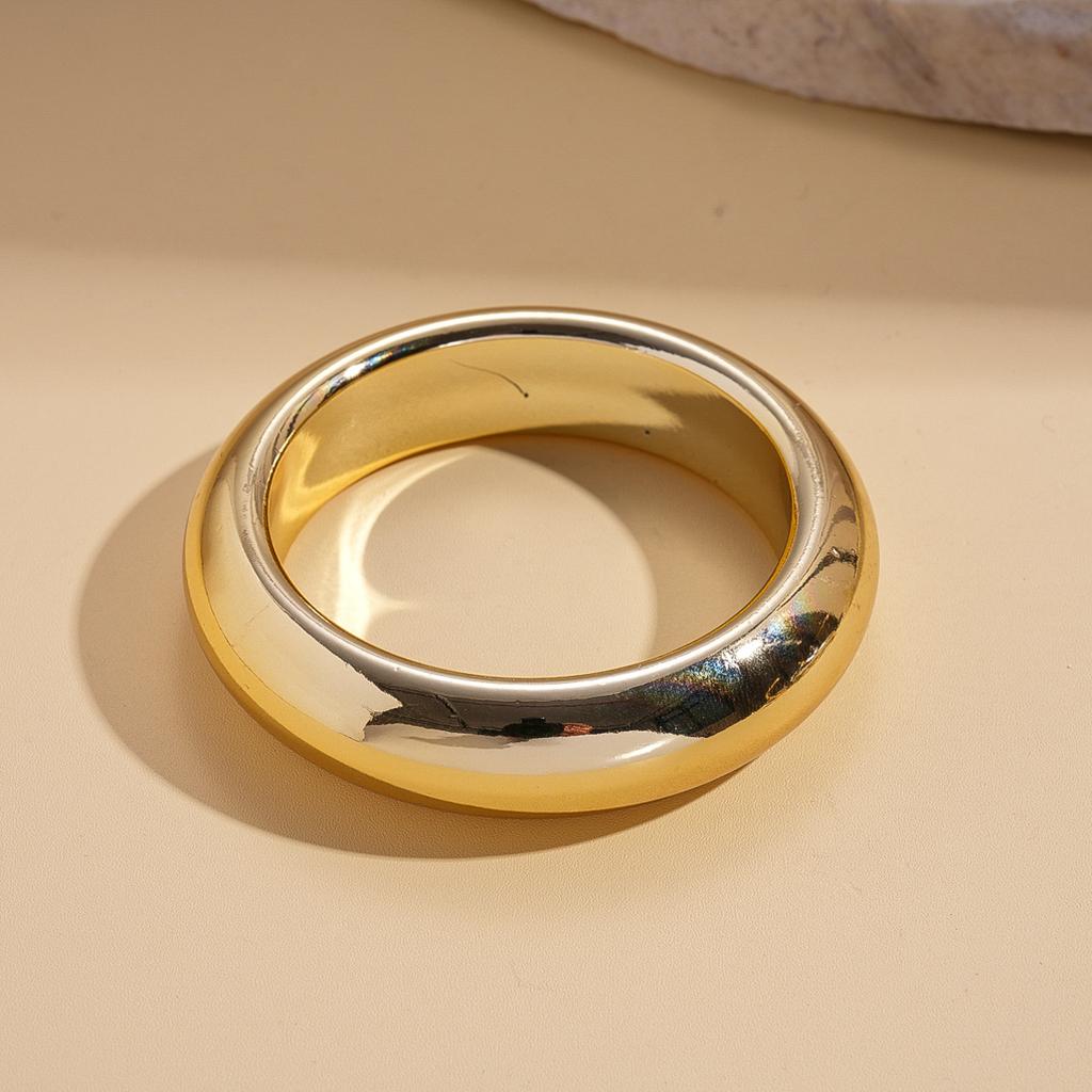 European and American metal light-sensitive surface round twisted opening bracelet cold wind geometric simple jewelry 