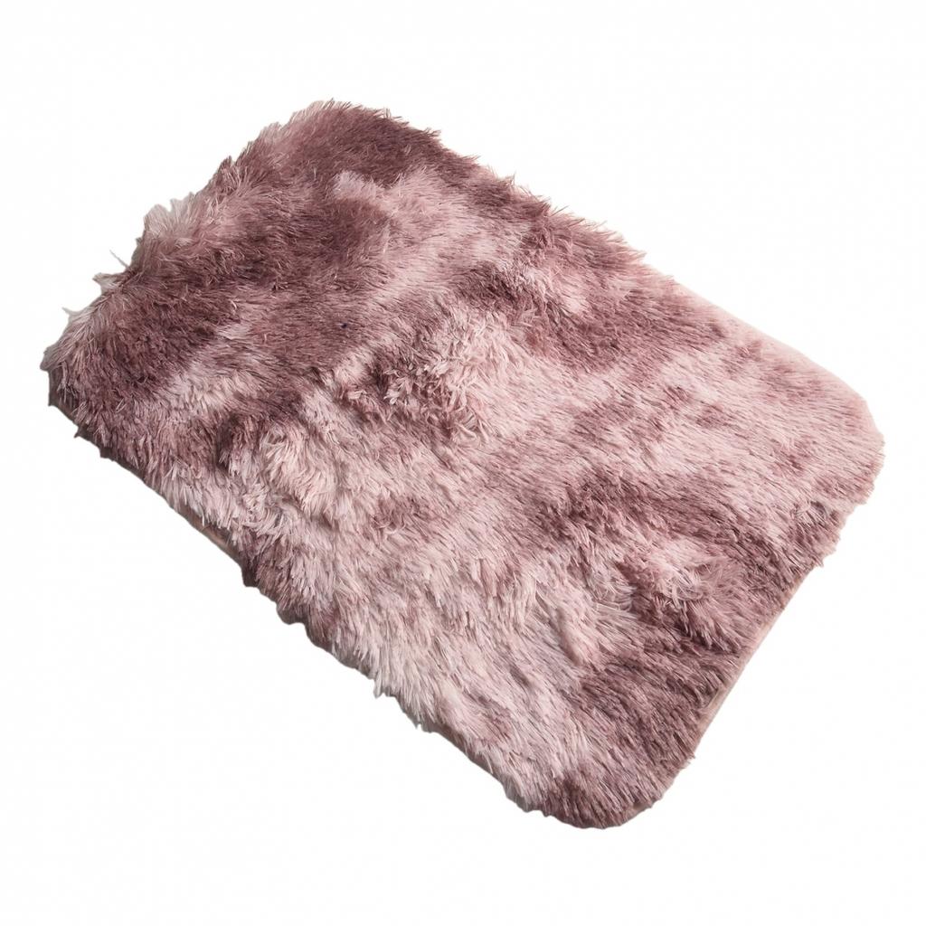 Skid Proof and Easy To Maintain Carpet for Bedroom and Living Room