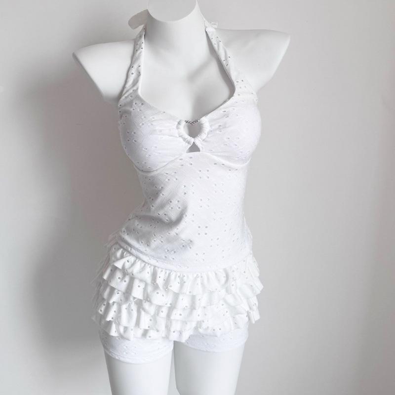Swimsuit split belly, thin, conservative, small breasts, students vacation, seaside swimming M белый