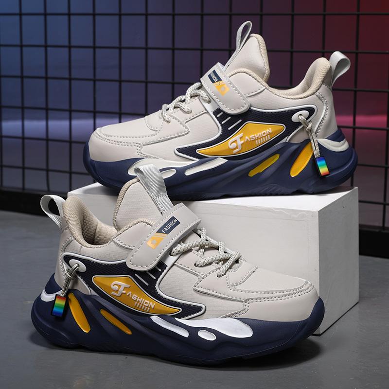 Boys' sneakers 2025 spring and autumn new classmates breathable children's shoes middle and older children running students mesh shoes tide