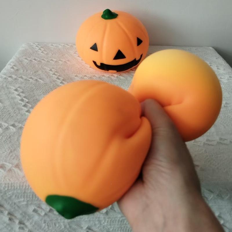 Soft Rubber Pumpkin Vent Squeeze Ball Filled With Flour TPR Material Realistic Funny Stress Relief for Holiday Gatherings