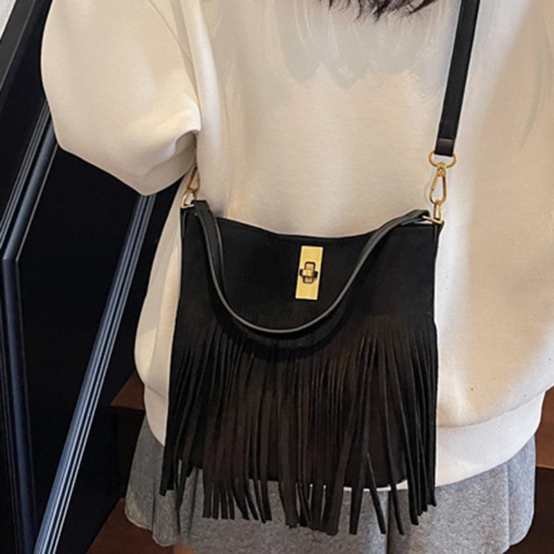 Bohemian Retro Fringed Bag Women's 2025 New Foreign Style Fashionable Shoulder Ethnic Style Travel Messenger Women's Bag